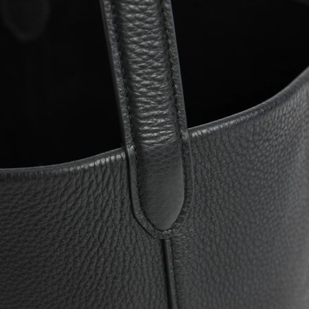 Designer Bucket Bag Classic Shoulder Bag in Leather Black