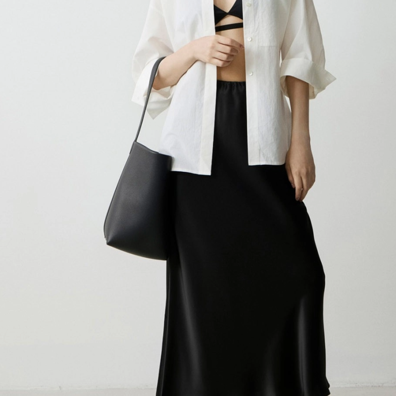 Designer Bucket Bag Classic Shoulder Bag in Leather Black