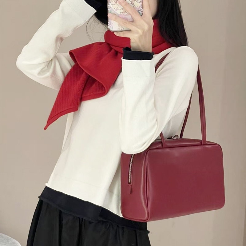 Handcraft Astra Bowling Bag in Leather Red