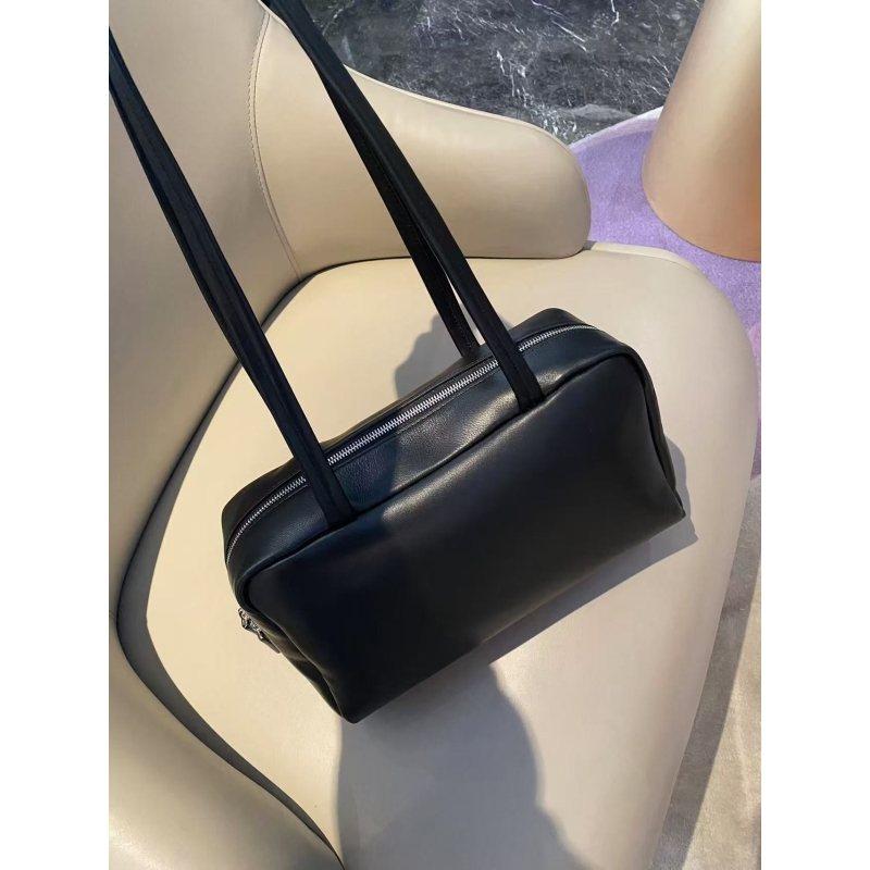 Handcraft Astra Bowling Bag in Leather Black